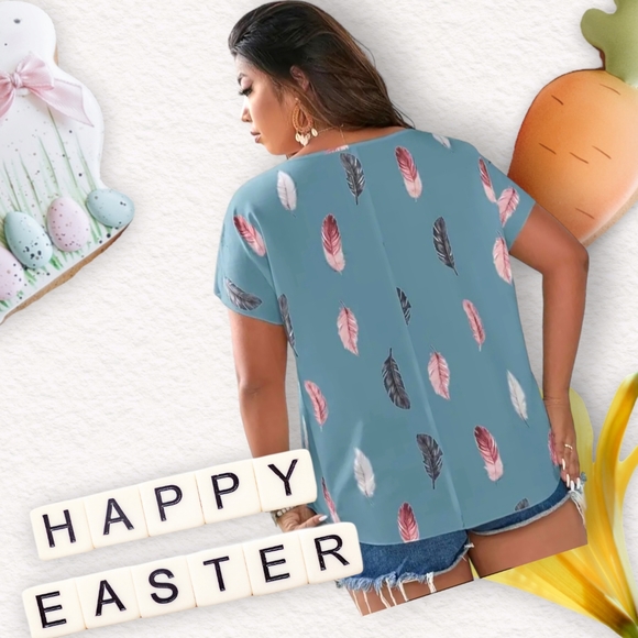 NWT!! Women's Casual Elegant Feather Print Fashion Blue Top !! 💙 Plus, size !! - Picture 4 of 12